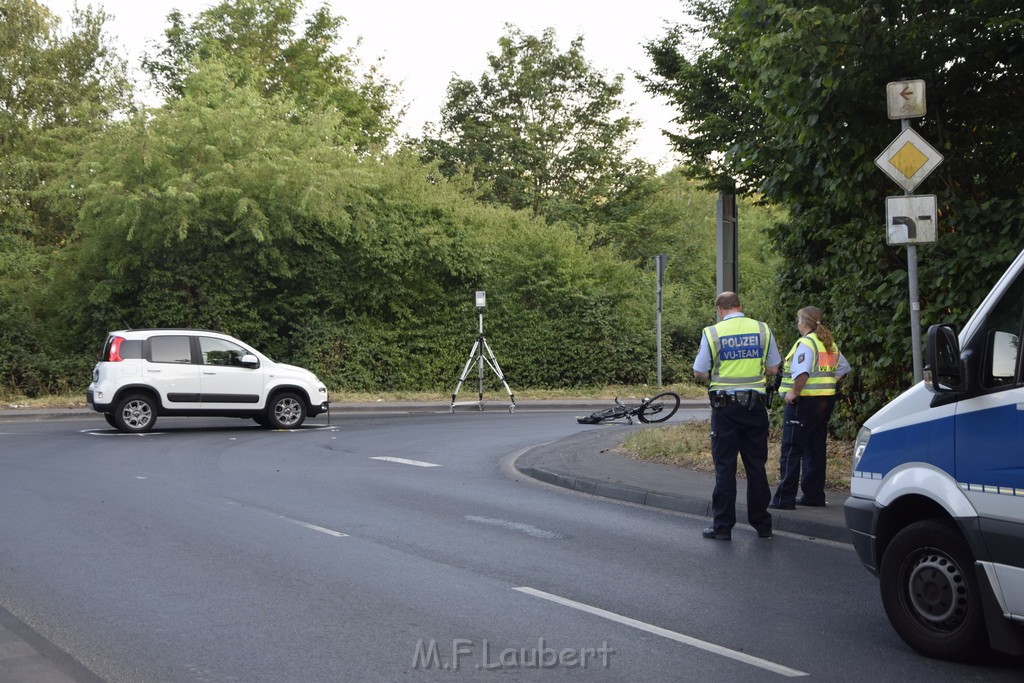 VU PKW Rad Koeln Porz Gremberghoven Alter Deutzer Postweg Josef Lindner Weg P04.JPG - Miklos Laubert